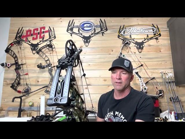 Hoyt & Elite Archery 3 Track Cam and Grip Stance