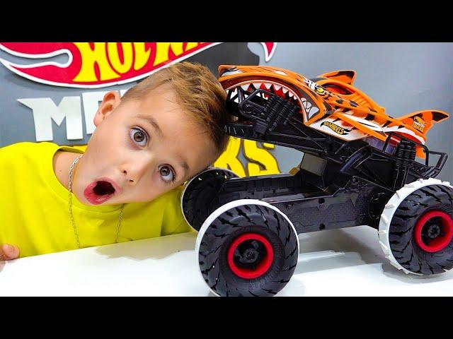 Влад и Ники веселятся с новыми игрушками Hot Wheels Monster Truck RC