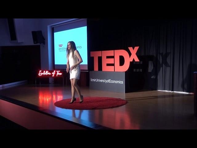 Siz Hala Annenizin Hayallerini Mi Kuruyorsunuz? | Beste Naz Süllü | TEDxIzmirUniversityofEconomics