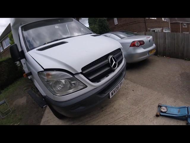 How to remove the headlight Mercedes Sprinter \ Как снять переднюю фару Mercedes Sprinter