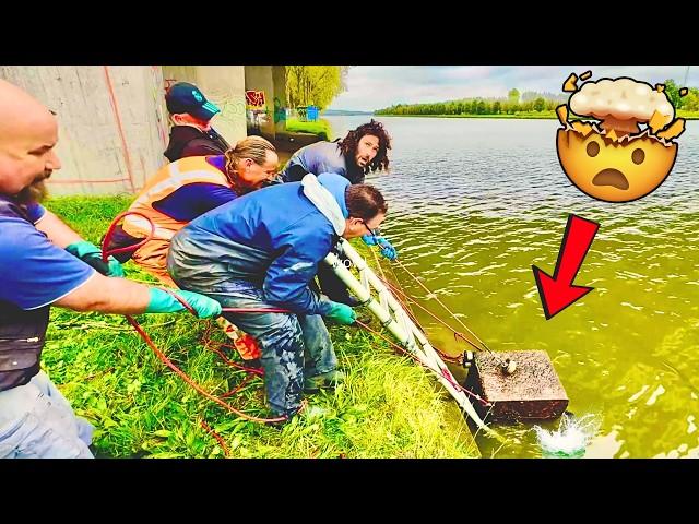 Huge Stolen Safe Found Magnet Fishing in the River!