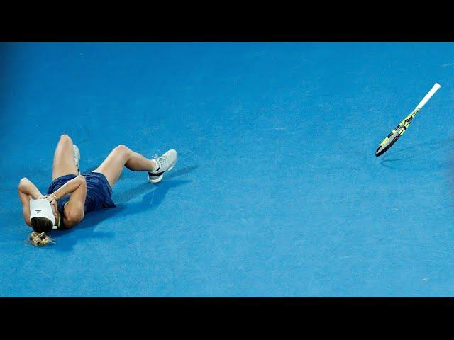 Wozniacki beats Halep to win Australian Open