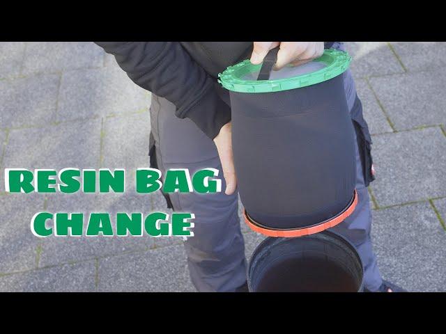 How to change Ultra Resin Bags at UNGER HydroPower Ultra