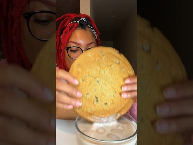 ASMR | Milk and Cookies 