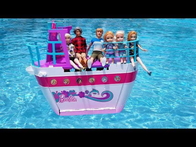 Cruise ship ! Elsa and Anna toddlers on the boat - Barbie is captain - vacation - pool - water fun