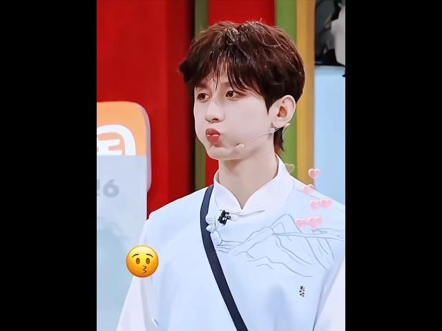 #成毅 This cuteness is overloaded  #chengyi #playing #game #hellosaturday #hi6 #cute