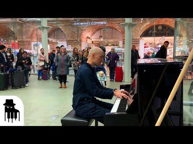 Disguised concert pianist stuns unsuspecting travelers