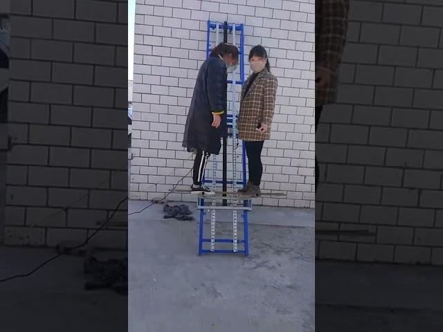 Remote control operation of automatic loader is very convenient for one button up and down