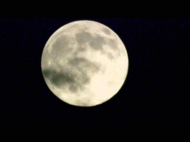 July 11th Full Moon, Rising On Fire (New Zoom Lens Trial)  7/11/2014