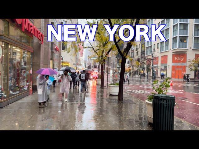 NEW YORK CITY Walking Tour [4K] - 5th Avenue Manhattan NYC - Thanksgiving Day  - Rainy Wal️