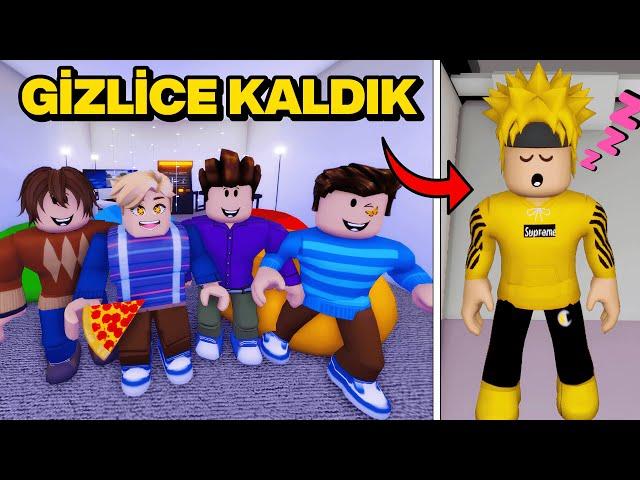 Tencere Oyunda'nın Evinde Gece Gizlice Eğlence Odasında Kaldık!! - (Roblox BrookhavenRP)