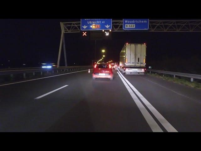 Al het verkeer bij de Merwedebrug wordt gecontroleerd