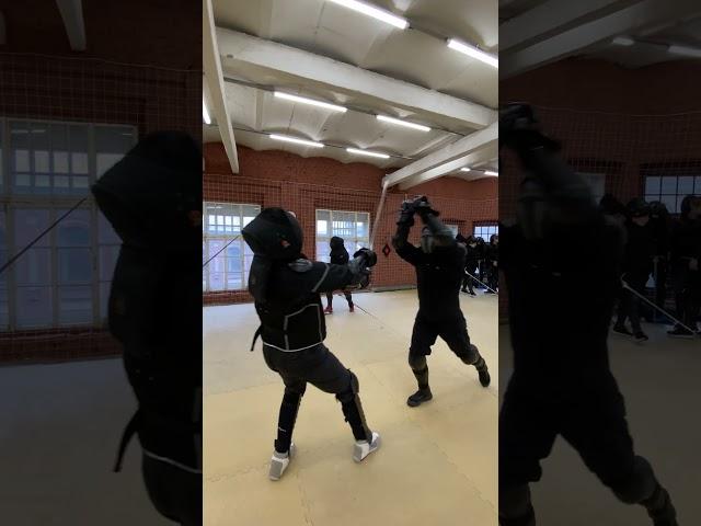 Как дерутся на мечах в 21 веке? #shorts #fencing #hema #спорт #sword #ведьмак