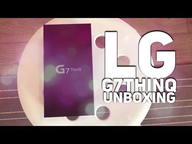 LG G7 ThinQ Unboxing - What's in the box?