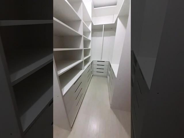 Closet sob medida em quarto móveis planejados, sapateira #marcenaria #decoration #design #diy #decor