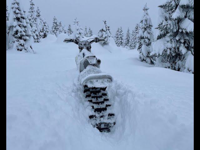 Husqvarna TE300i Timbersled Riot snowbike deep snow test ride!