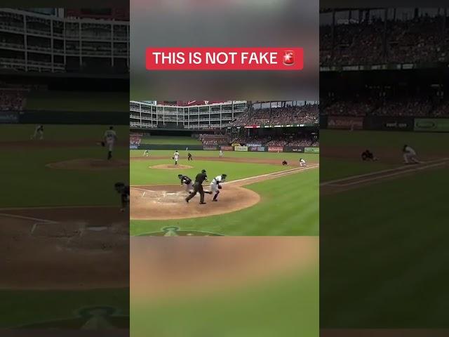 This lightning strike had everyone on the field startled ️