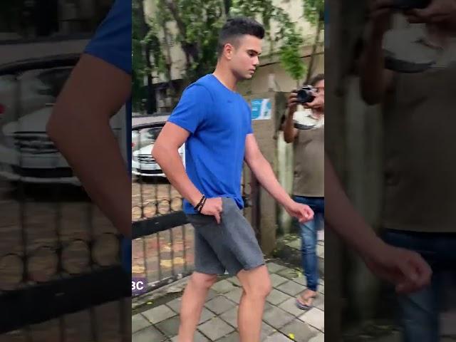 Arjun Tendulkar spotted at clinic in Khar | Bollywood chronicle