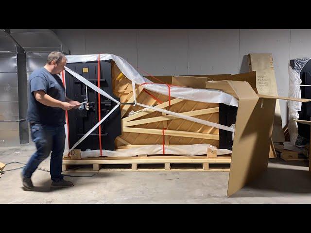 Schubert Club's Hamburg Steinway Unboxing