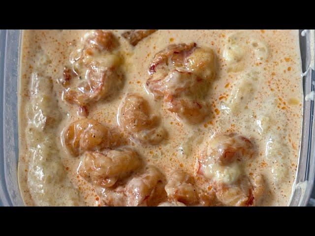 RASTA QUEEN $treasie1  is live! Shrimps cooked in a homemade sauce with Cheese  Grits..