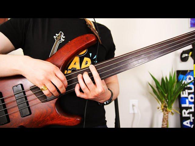 Tapping on FRETLESS Bass Sounds UNREAL