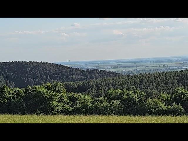 Výhľad na hory, kopce a Jaslovské Bohunice ️ #slovensko #priroda #cestovanie