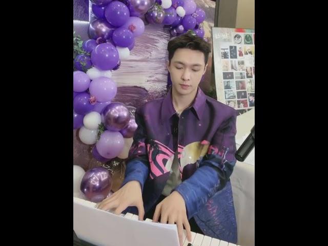 Happy Birthday to our LayZhang, Yixing-ge 