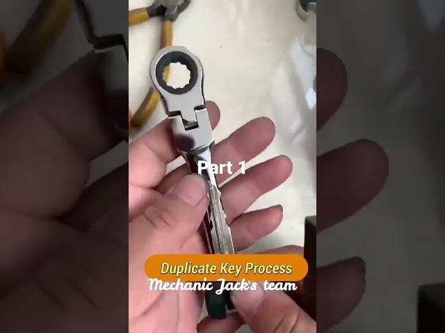 Duplicate Key Process#mechanic #mechanicjack #Duplicate #keys