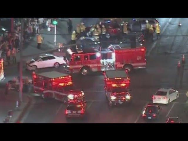 10 people hurt in 3-car wreck in Van Nuys