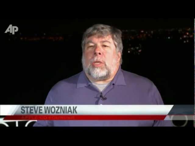 Wozniak Tearfully Remembers His Friend Steve Jobs