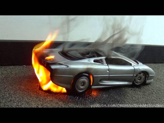 Model Jaguar XJ220 Flaming Burnout || Supercars On Fire