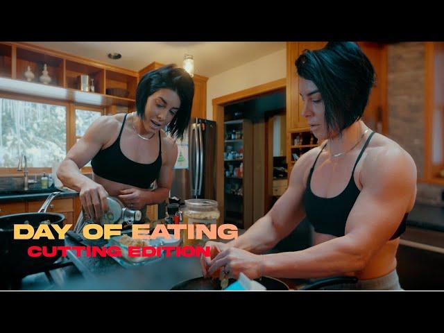 EVERYTHING I EAT IN A DAY! // DLB CUTTING EDITION