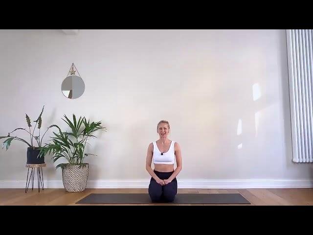 Day 2: 30-Minute Full-Body Yoga Workout Sweat Trainer Ania Tippkemper