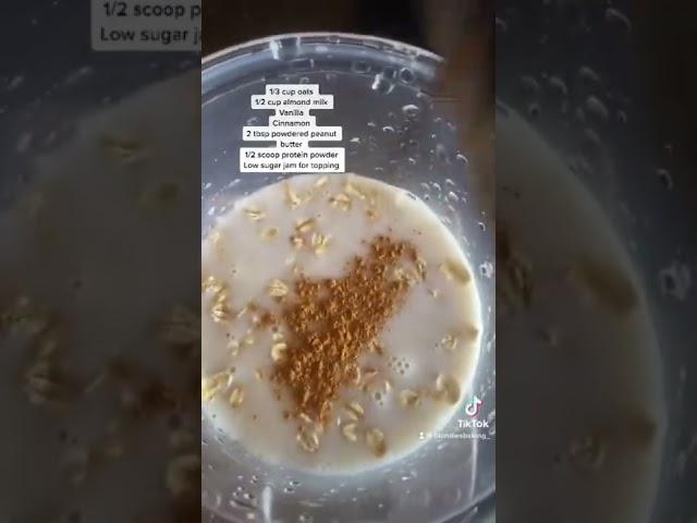 PEANUT BUTTER AND JAM OVERNIGHT OATS RECIPE