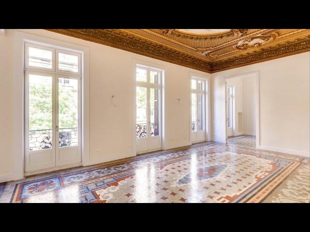 Exceptional apartment with stunning original features, for sale in Barcelona's Golden Square