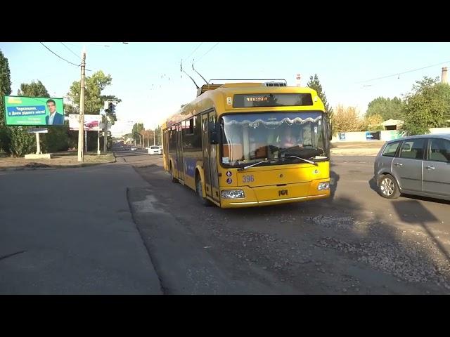 Trolleybus BKM 321 jumps over pits. Belarusian ASKM 321 in Cherkasy. KP Cherkasyelectrotrans Ukaina