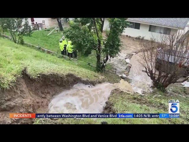 Massive sinkhole threatens homes in Camarillo