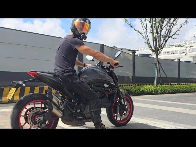 Ducati Monster 950 vs CFMOTO 800NK (0-100 Acceleration) My new favorite bike?