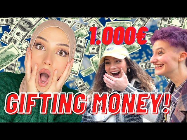 GIVING A LOT OF MONEY TO RANDOM PEOPLE!