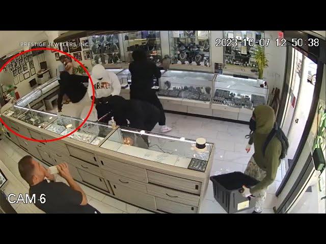 New video shows jewelry store worker shoot at smash-and-grab suspects