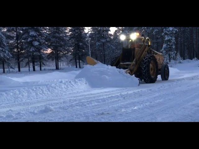 Huge Arctic Snow Storm clean up, Vintage Volvo works just as hard as the rest.