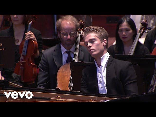 Lucas & Arthur Jussen – Poulenc Concerto For Two Pianos | First Movement (2017)