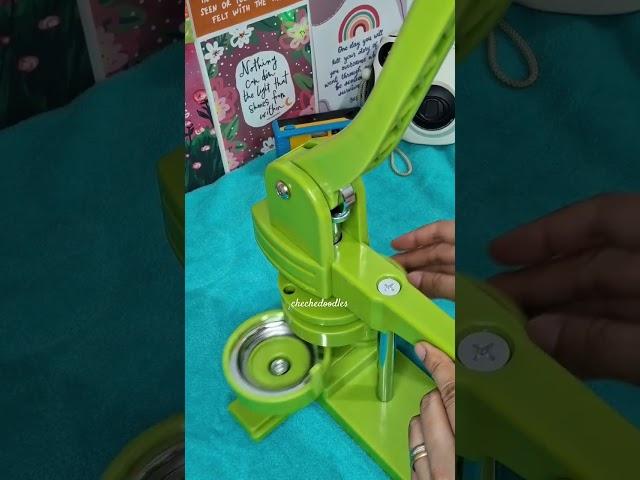 Let's make BUTTON PIN BADGE. Super CUTIIIIEEE 🫶🫰 https://www.facebook.com/share/1BGWp7gtaL/