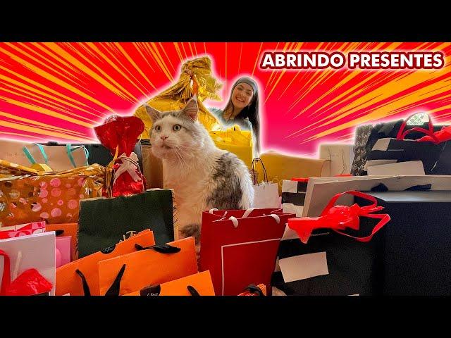 ABRINDO TODOS OS PRESENTES DE ANIVERSÁRIO!