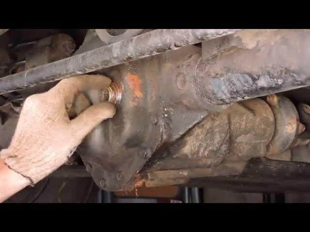 Кайрон. Как заменить масло в заднем мосту. How to change the oil in the rear axle SsangYong Kyron