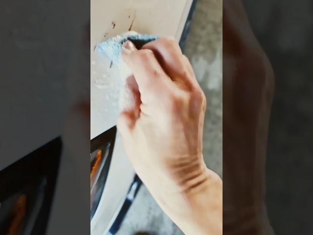 How to Remove House Paint From a Car