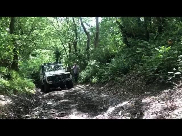 Land Rover Defender 90