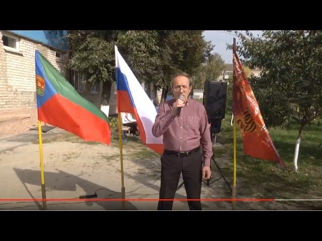 "Любимые Клинцы" - версия Клинцы ТВ, исполняет Александр Вахрушев