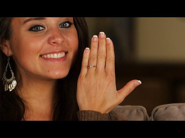 Jinger Shows Off Her Ring | Counting On