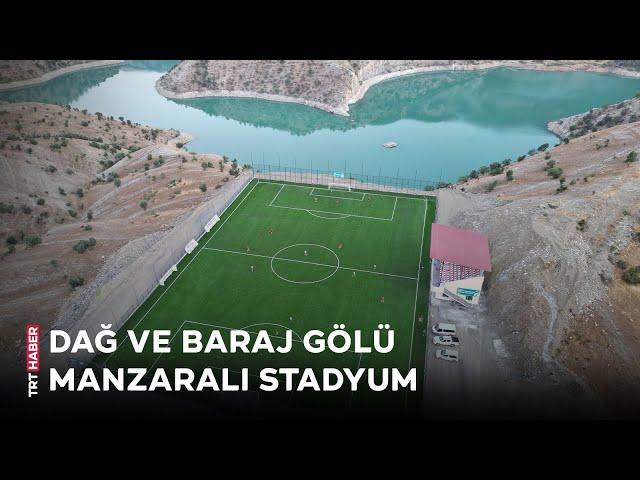 Uludere Spor Kulübü Stadyumu manzarasıyla görenleri hayran bırakıyor